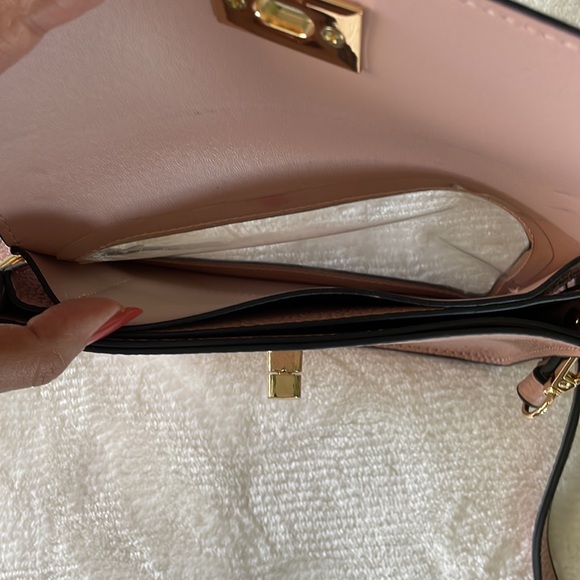 Blush Purse with touchscreen friendly back pocket! - Picture 6 of 12